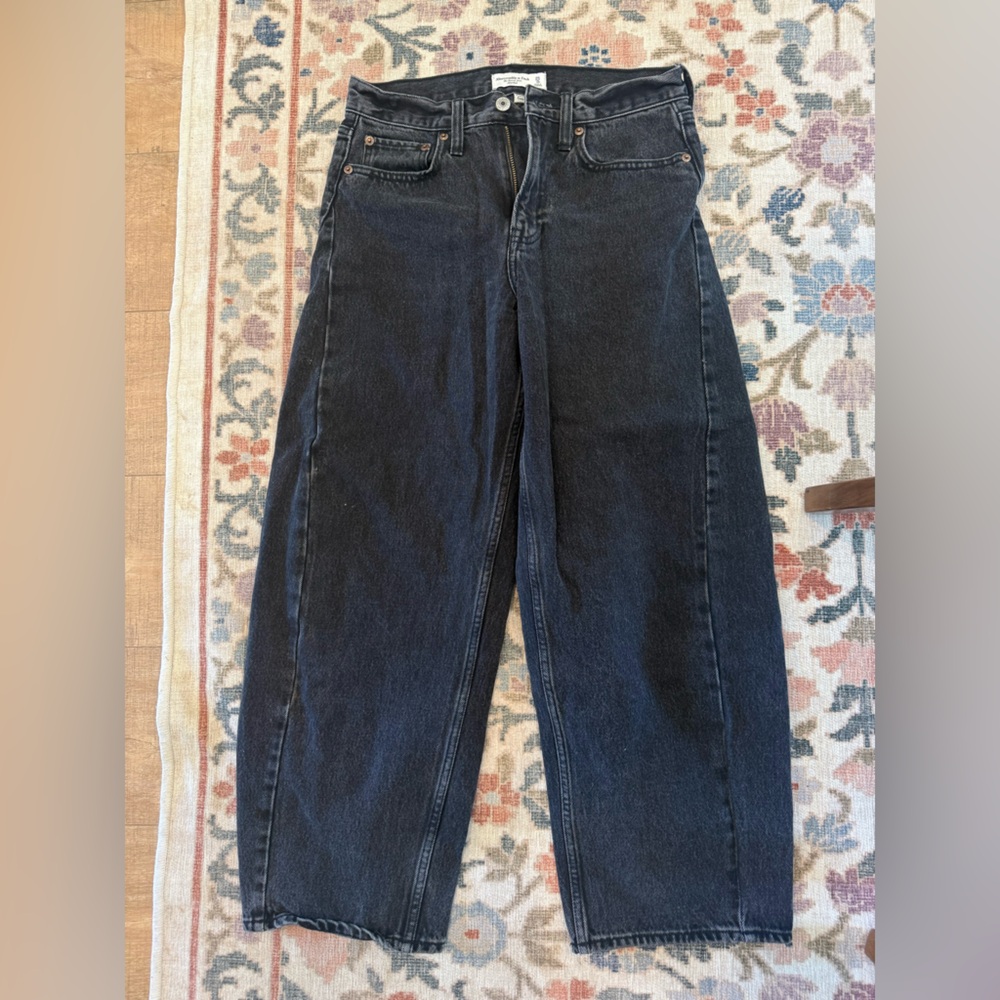 Abercrombie The Barrel Jean Mid-Rise Black - Picture 2 of 3